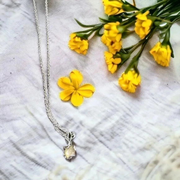 Bohemian Pendant Silver Necklace - Picture 5 of 5